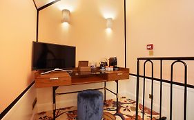 Pick A Flat's - A Bedroom in Le Marais